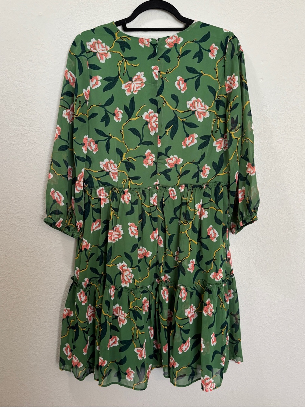 Ann Taylor Factory Green Floral Tie Neck Tiered Long Sleeve Dress Size 12 Petite - Picture 2 of 5